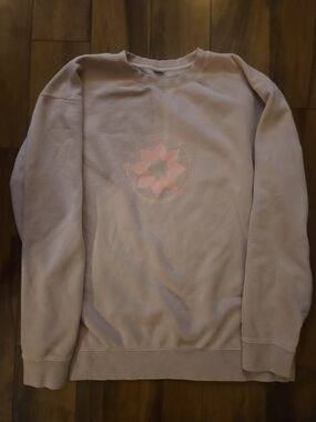 Club Pilates - Crewneck Pullover in Light Pink with Mandala Emblem